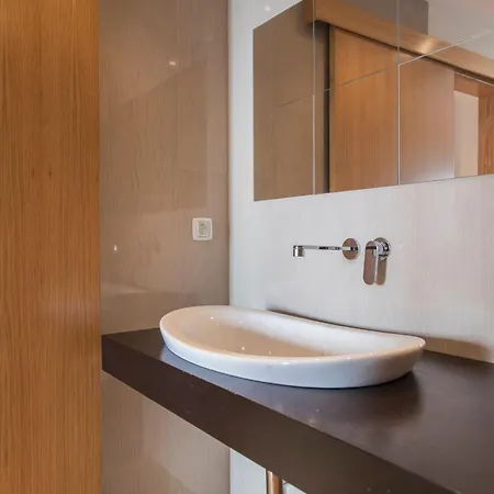 2 Bedroom Belem Wonder By Lovelystay Apartman *