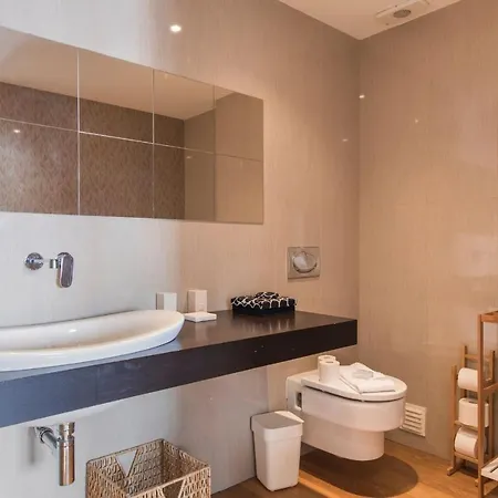 Belem 2Br With Balcony & City Views By Lovelystay Lisbon
