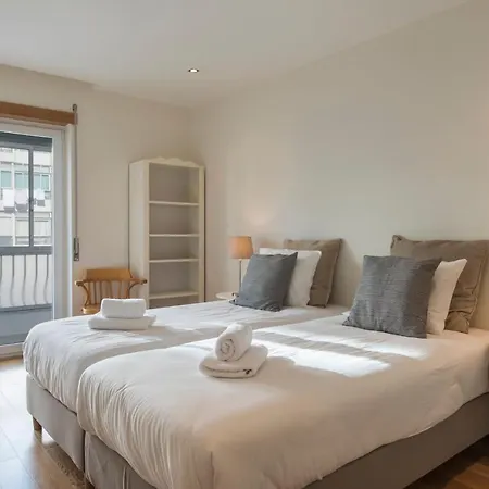 Belem 2Br With Balcony & City Views By Lovelystay Lisbon